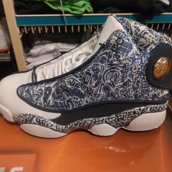 Shoes - Picture 8 of 8